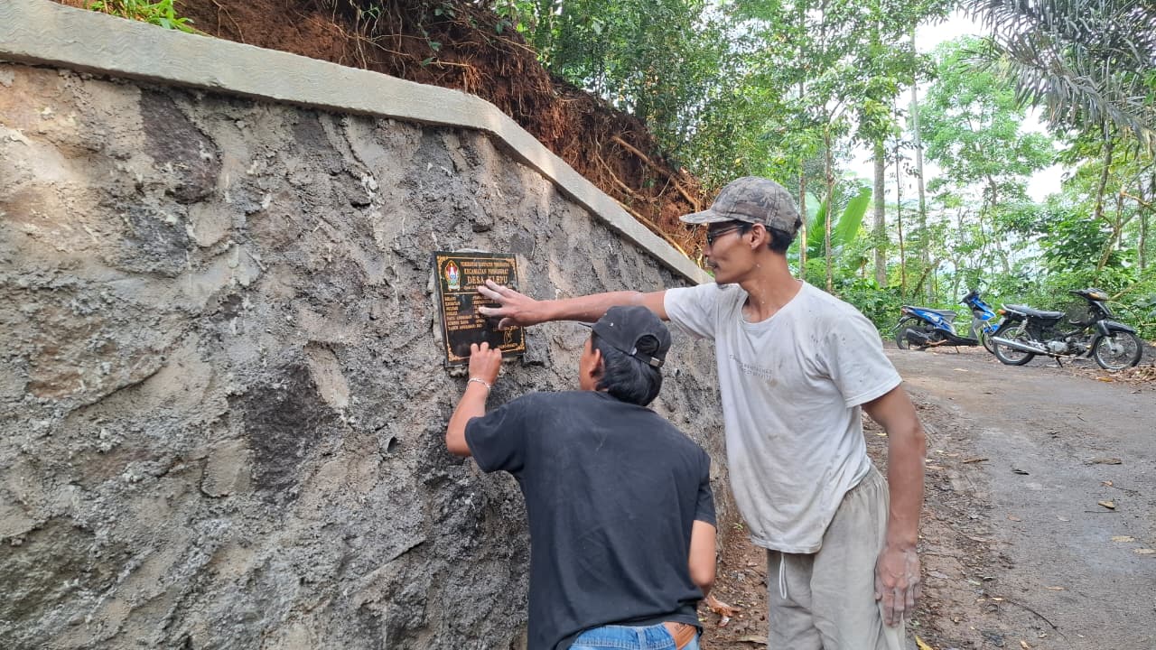 Pembangunan Senderan Dusun banjaran
